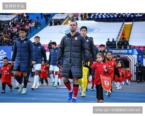 北京国安攻击型中场塞尔吉尼奥成为球队重要的机会创造者和传球手。 北京国安攻击型中场塞尔吉尼奥成为球队重要的机会创造者和传球手。